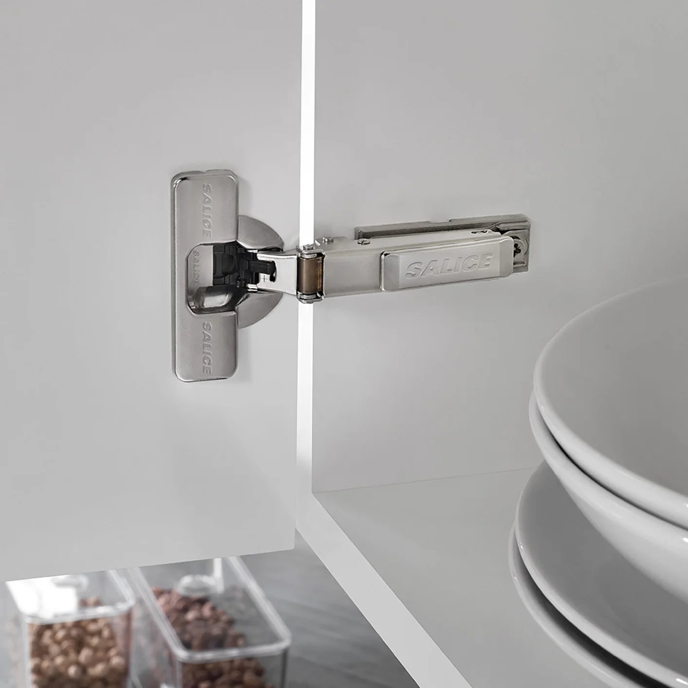 110 Degree, Half Overlay, Silentia+ Hinge, Dowel