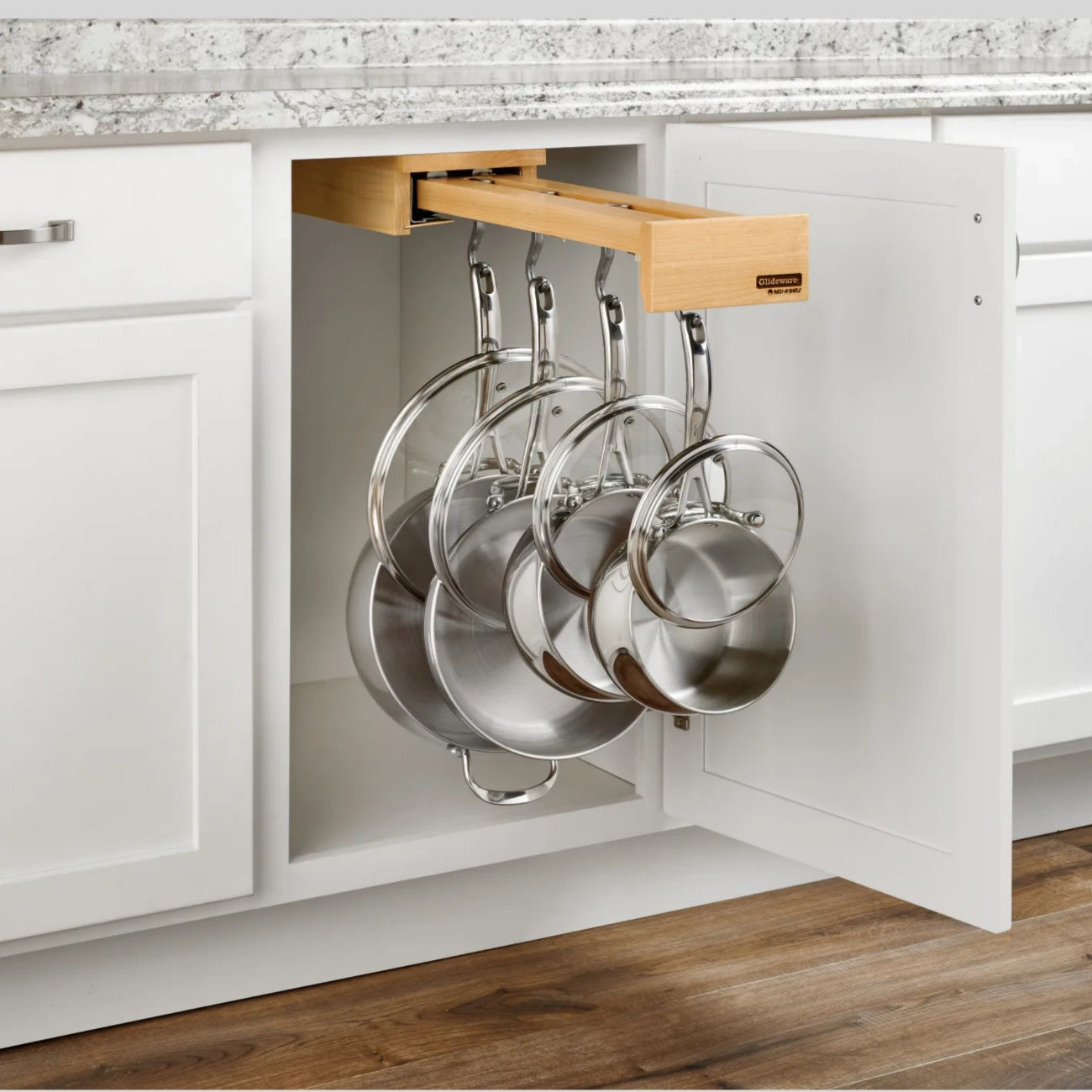 Glideware(TM) Pullout